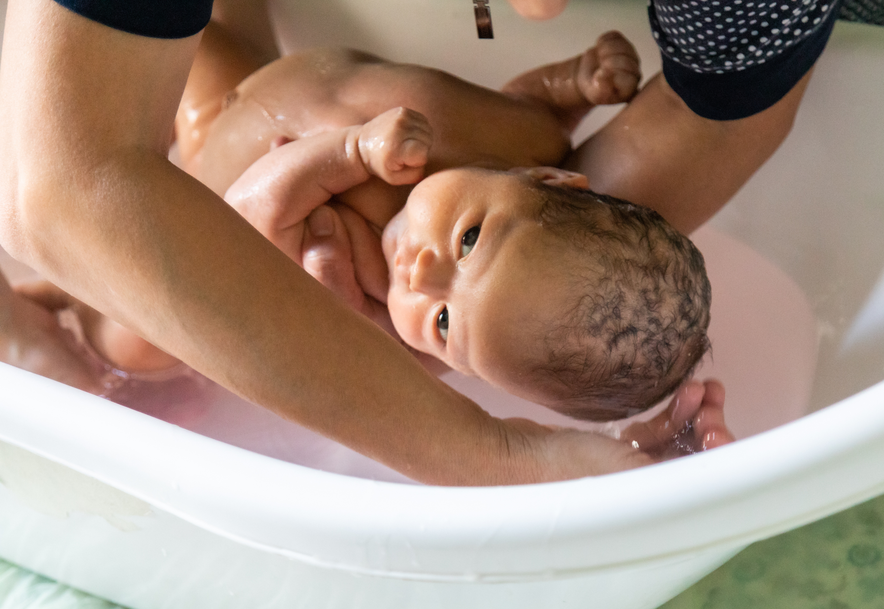 Higiene do bebê: cuidados essenciais com os cabelos dos bebês
