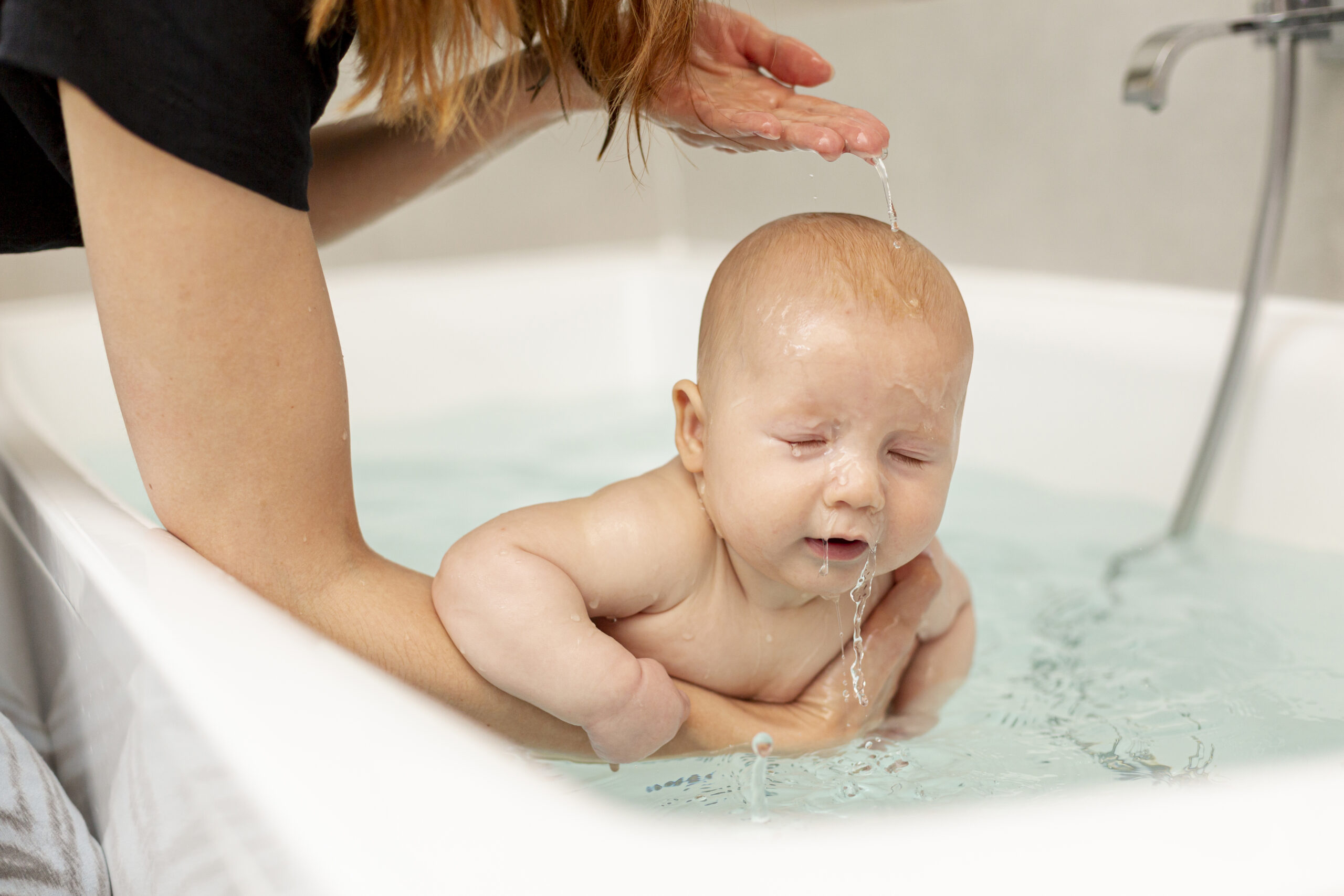Cuidados com o bebê: qual a temperatura da água ideal para o banho do bebê?